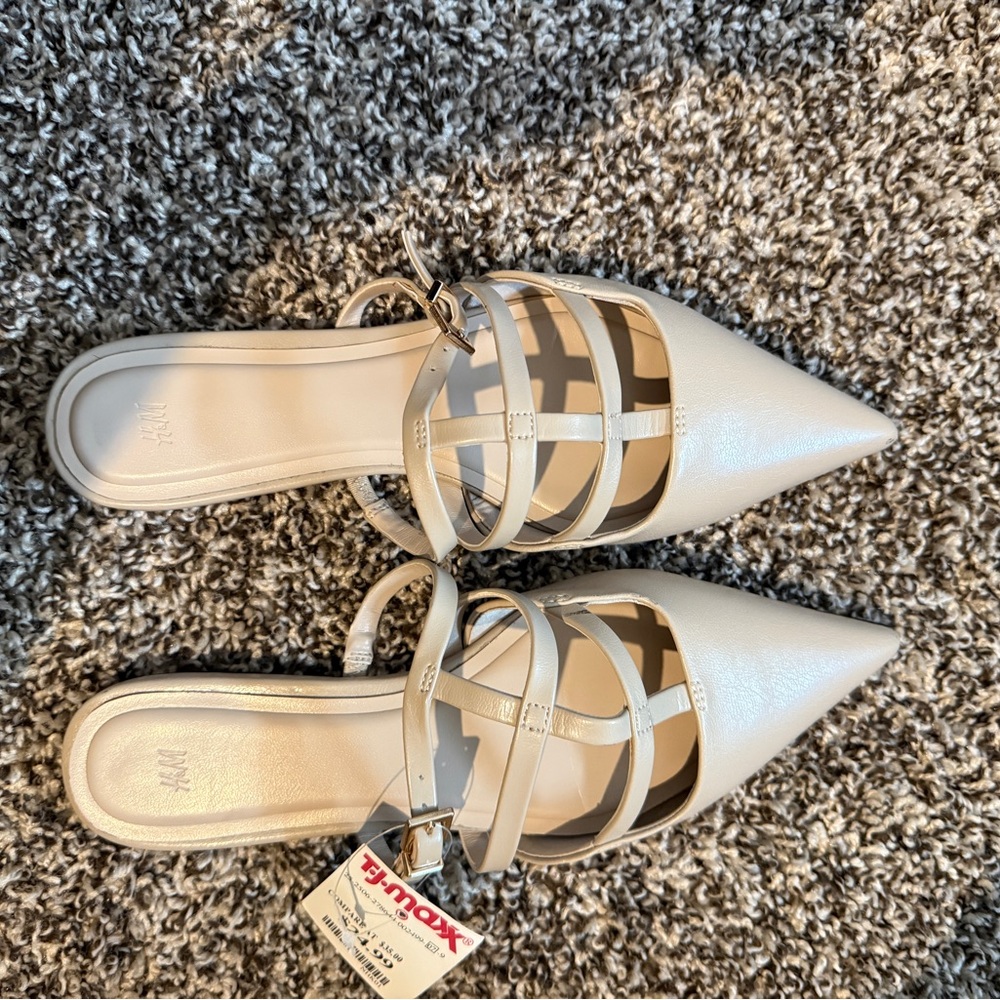 Stylish White Strappy Women's Shoes